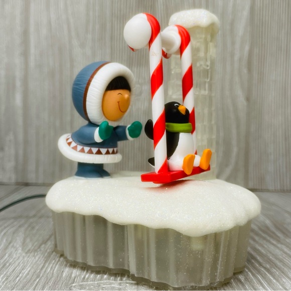 Hallmark magic cord Christmas ornament Frosty Friends Swinging in the Holidays - Picture 5 of 8